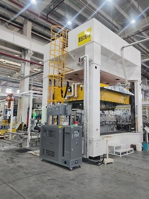 400噸框架式液壓機 400噸框架式液壓機