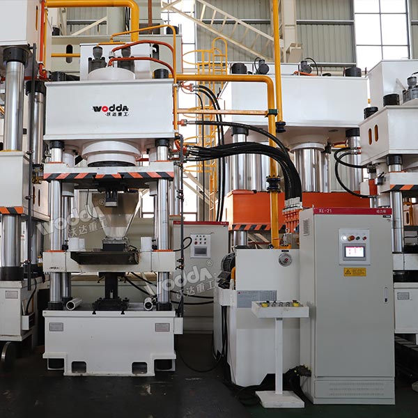 400噸液壓機(粉末壓制) 400噸液壓機(粉末壓制)