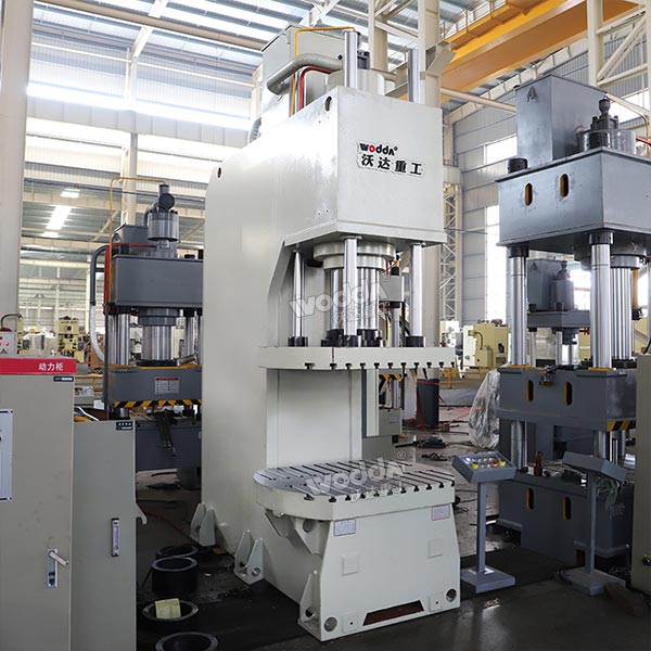 250噸單柱液壓機(jī) 250噸單柱液壓機(jī)