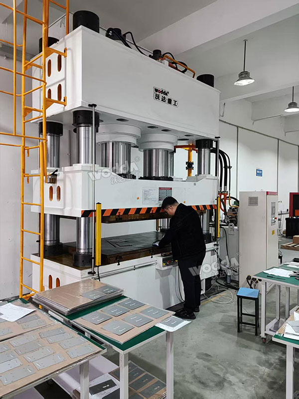 800噸金屬板材校平液壓機 800噸金屬板材校平液壓機