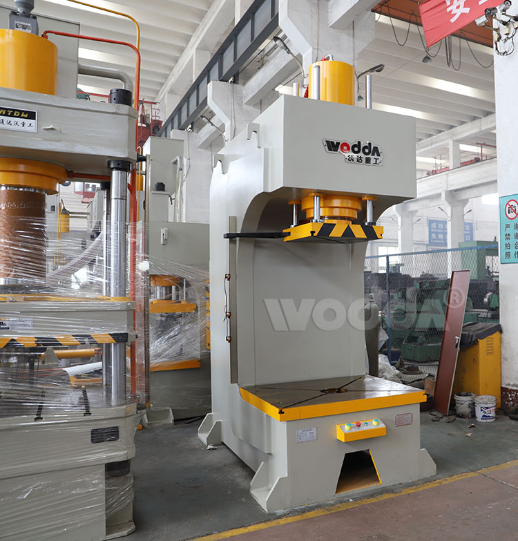 單柱液壓機(jī) 單柱液壓機(jī)