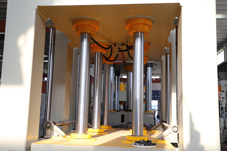 建筑隔溫新型材料成型機(jī) 建筑隔溫新型材料成型機(jī)