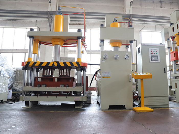 四柱三梁液壓機(jī) 四柱三梁液壓機(jī)