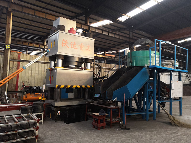 復(fù)合型墜砣成型液壓機 復(fù)合型墜砣成型液壓機