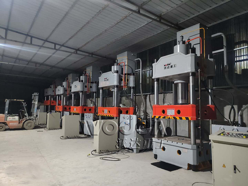 復(fù)合漏糞板液壓機(jī) 復(fù)合漏糞板液壓機(jī)